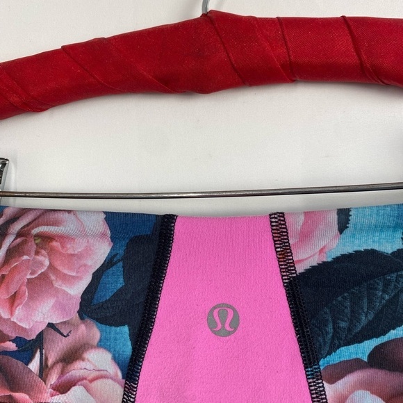 Lululemon Embody Crop *Full-On Luon
Black / Secret Garden / Pow Pink Lig… - Picture 6 of 8